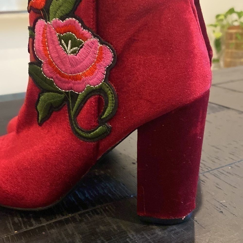 New Red Velvet Floral Booties​​​​​​​​​​​​​​​ Y2K Boho Chic Witchycore - Picture 4 of 9